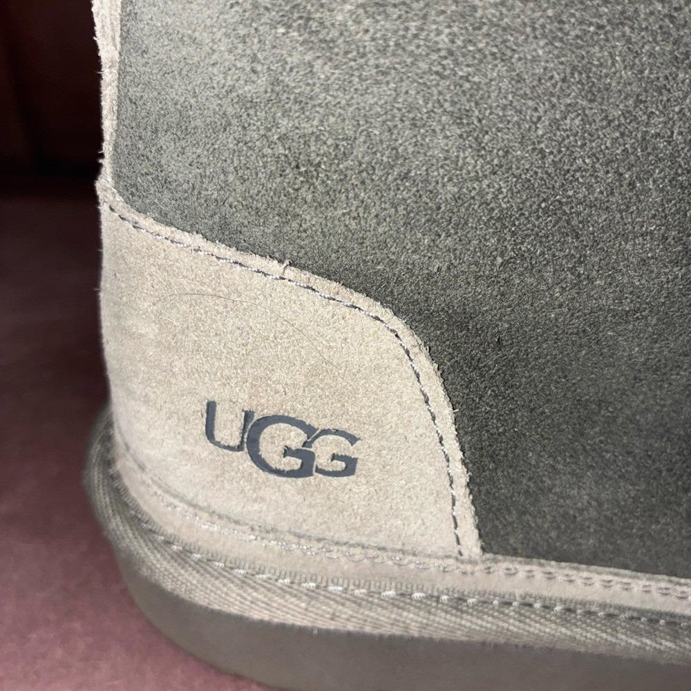 UGG Neumel II Chukka Boots Gray Youth Boys Size 5 Sheepskin Suede - Picture 2 of 10
